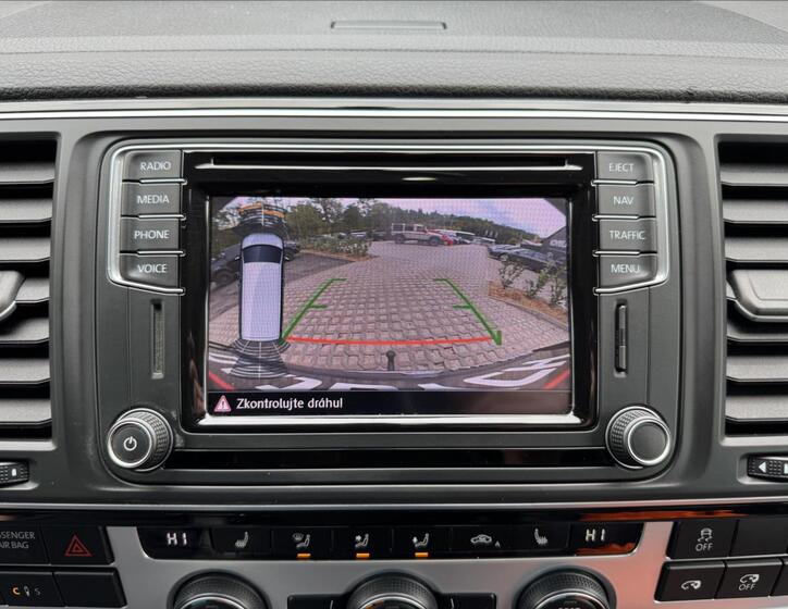 Volkswagen Multivan 17