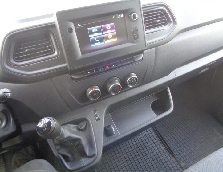 Nissan Interstar Skříň 2,3 l 110 kw