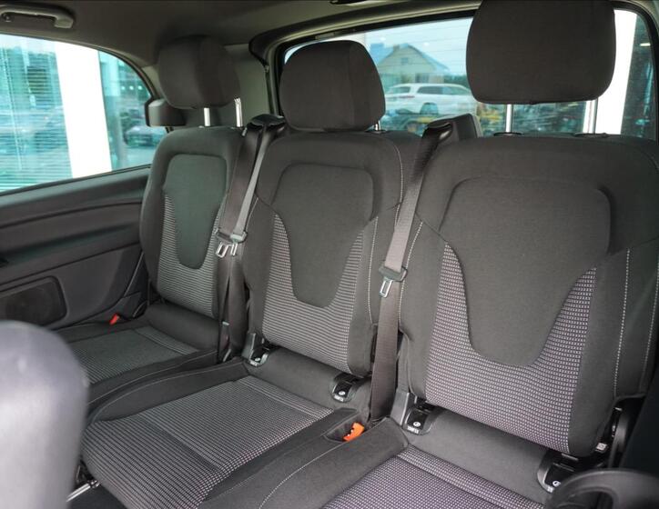 Mercedes-Benz Třídy V 11