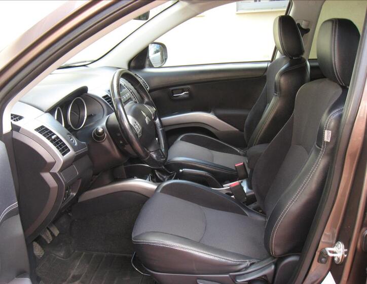 Mitsubishi Outlander 12