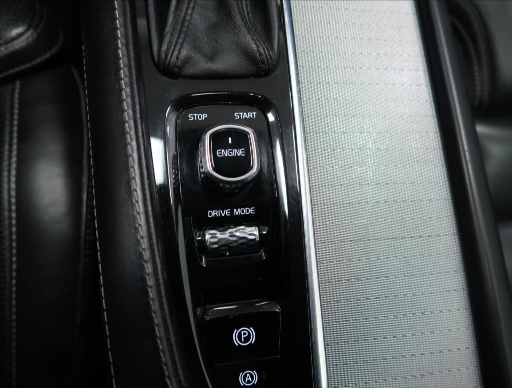 Volvo XC90 SUV 2,0 l 165 kw