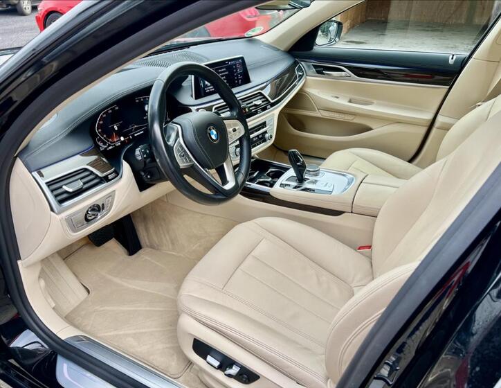 BMW Řada 7 11