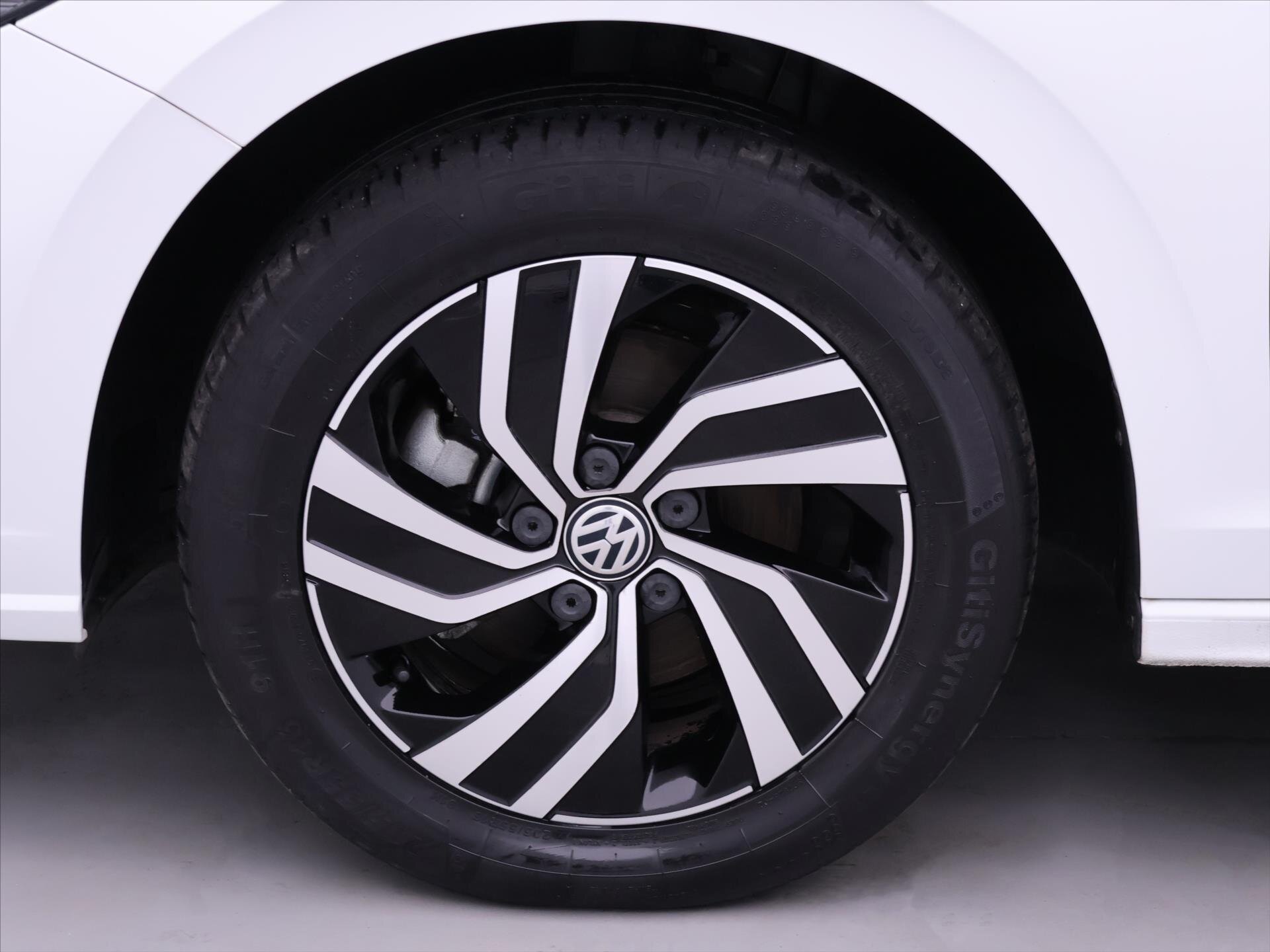 Volkswagen Bora Sedan / Limuzína 0,0 100 kw