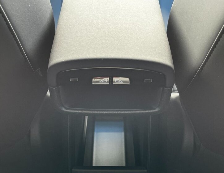 Volvo EX30 SUV / Terénní 69,0 200 kw
