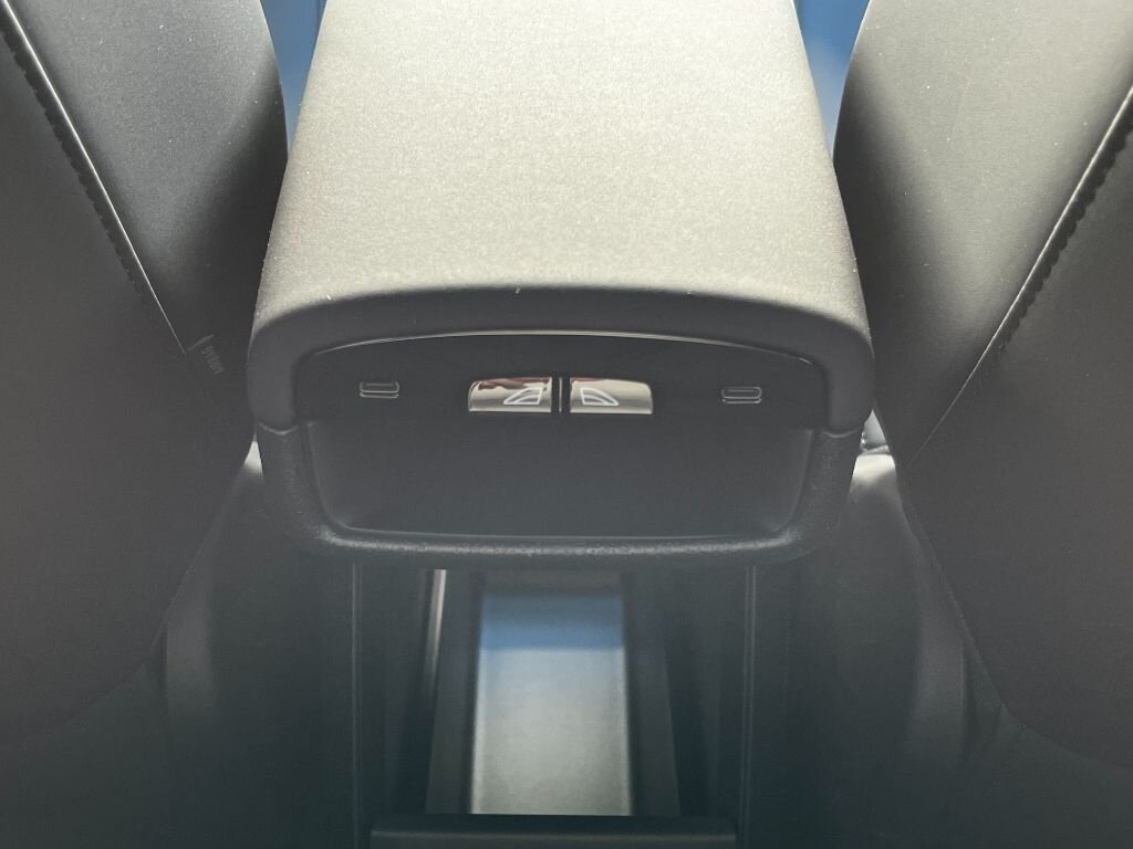 Volvo EX30 SUV / Terénní 69,0 200 kw