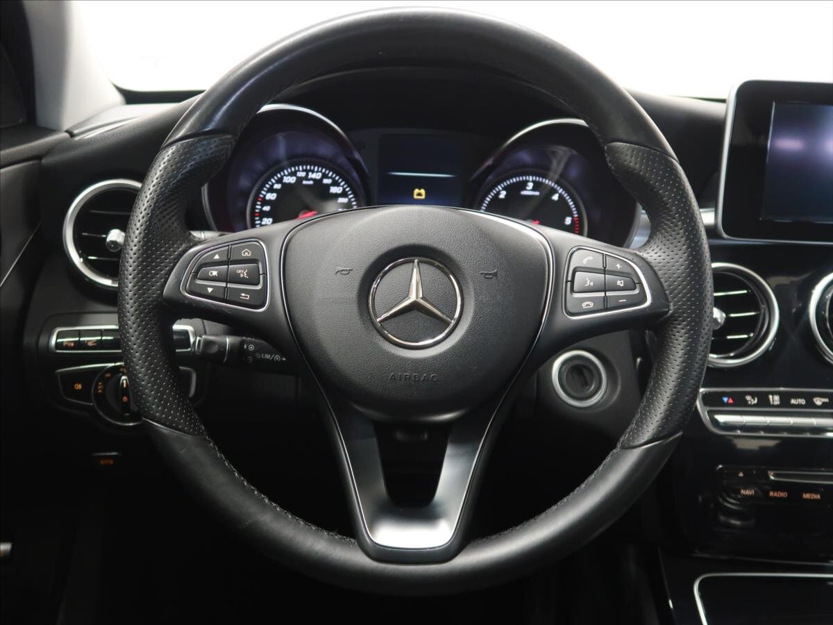 Mercedes-Benz Třídy C Sedan / Limuzína 2,1 l 125 kw
