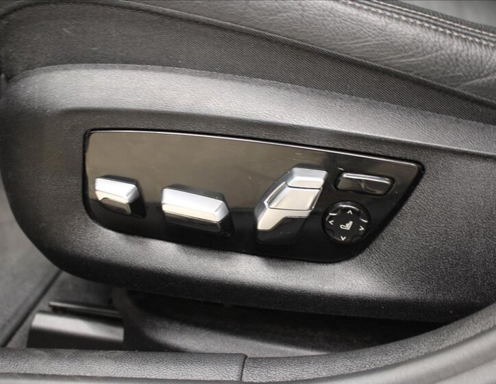 BMW Řada 5 Sedan / Limuzína 3,0 l 245 kw