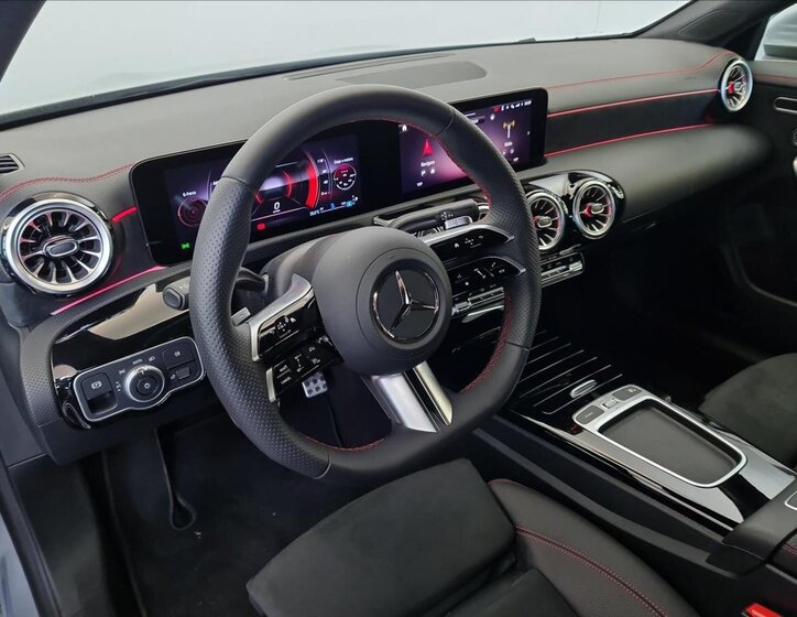 Mercedes-Benz CLA Sedan 2,0 l 110 kw