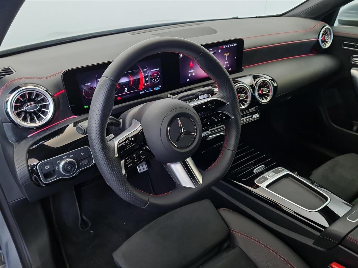 Mercedes-Benz CLA Sedan 2,0 l 110 kw