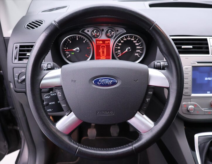 Ford Kuga SUV / Terénní 2,0 l 103 kw
