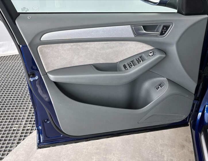 Audi Q5 SUV / Terénní 2,0 l 130 kw