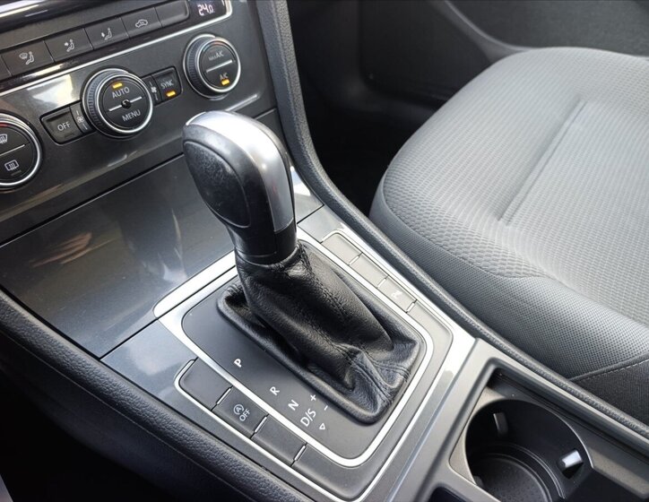 Volkswagen Golf Hatchback 1,5 l 96 kw