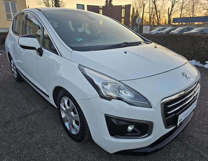 Peugeot 3008 SUV 1,2 l 96 kw