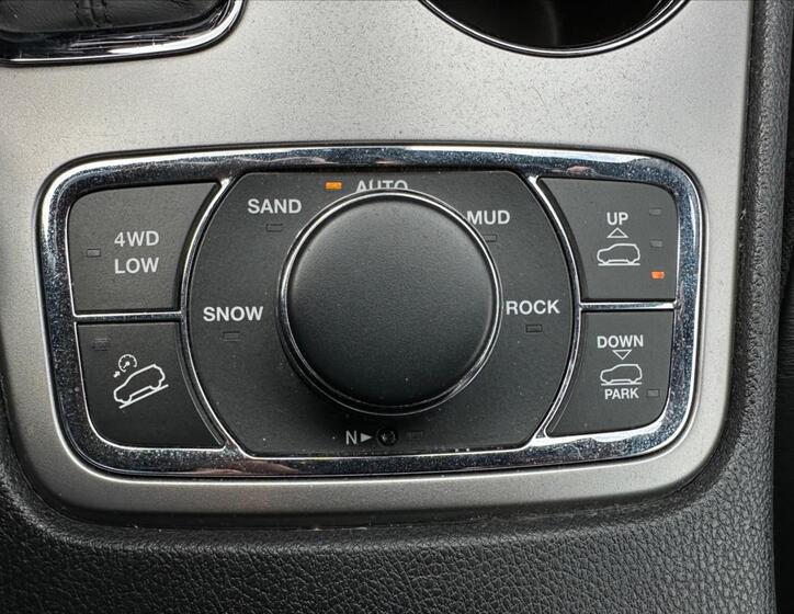 Jeep Grand Cherokee 9