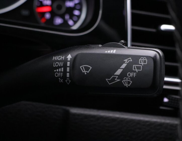 Volkswagen Touareg SUV / Terénní 3,0 l 193 kw