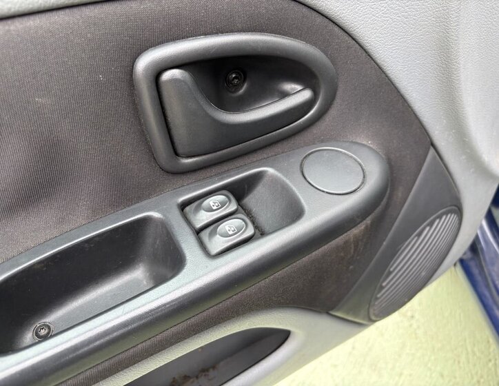 Renault Thalia Sedan / Limuzína 1,1 l 55 kw