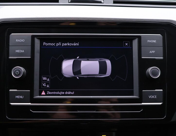 Volkswagen Passat 25