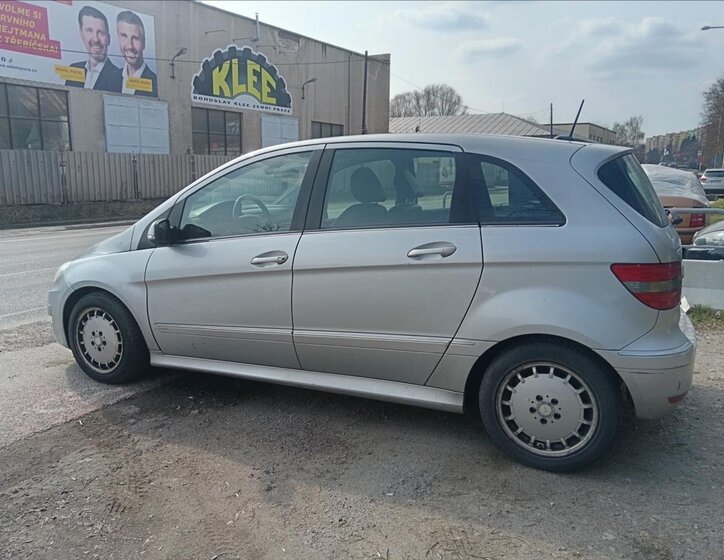 Mercedes-Benz Třídy B MPV 2,0 l 103 kw