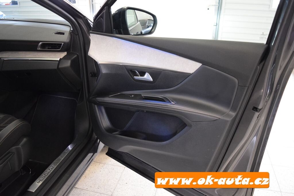 Peugeot 5008 MPV 1,5 l 96 kw