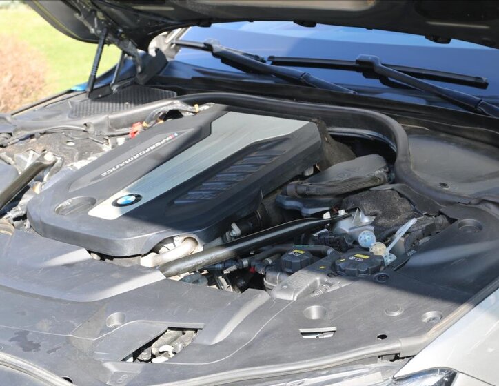 BMW Řada 7 Sedan / Limuzína 3,0 l 294 kw