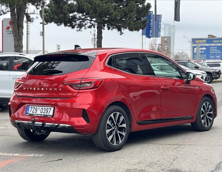 Mitsubishi Colt Hatchback 999,0 67 kw