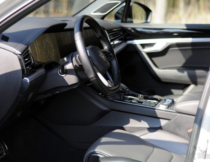 Volkswagen Touareg SUV / Terénní 0,0 252 kw