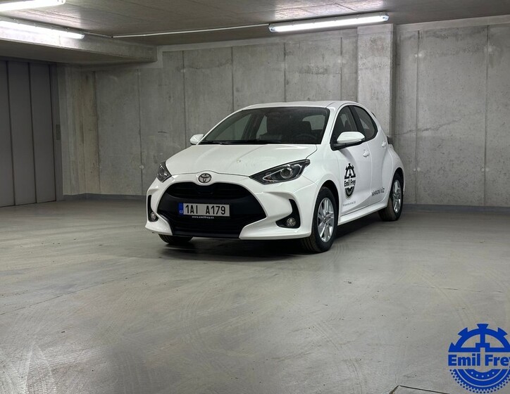 Toyota Yaris 1