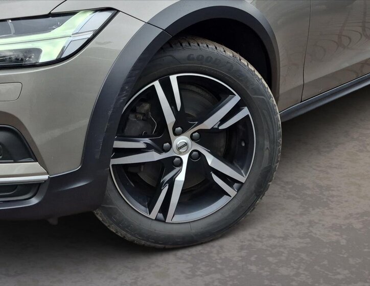 Volvo V90 Kombi 2,0 l 145 kw