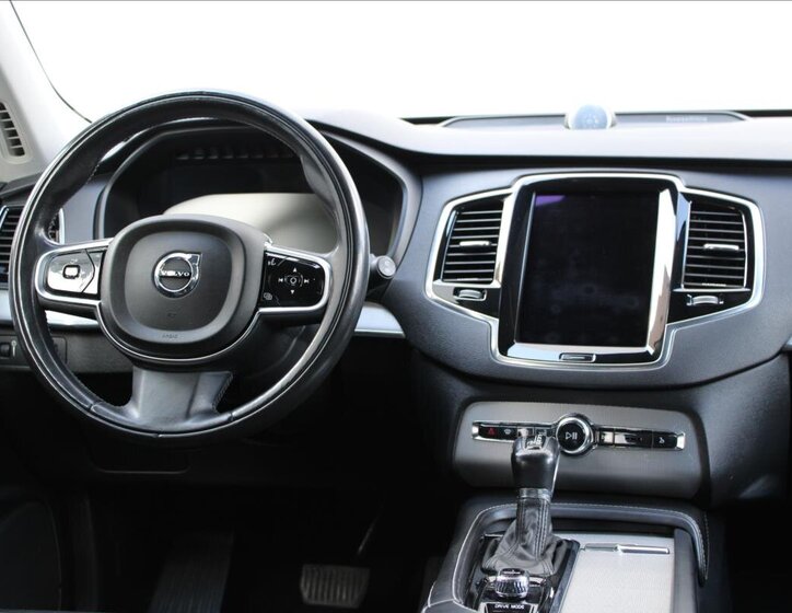 Volvo XC90 SUV / Terénní 2,0 l 165 kw