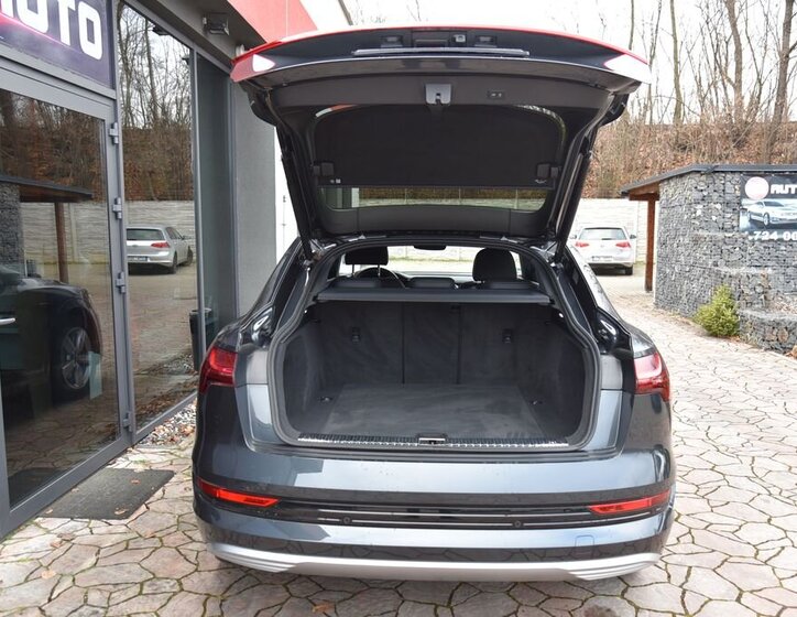 Audi e-tron SUV 0,0 300 kw