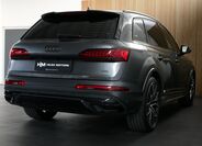 Audi Q7 4