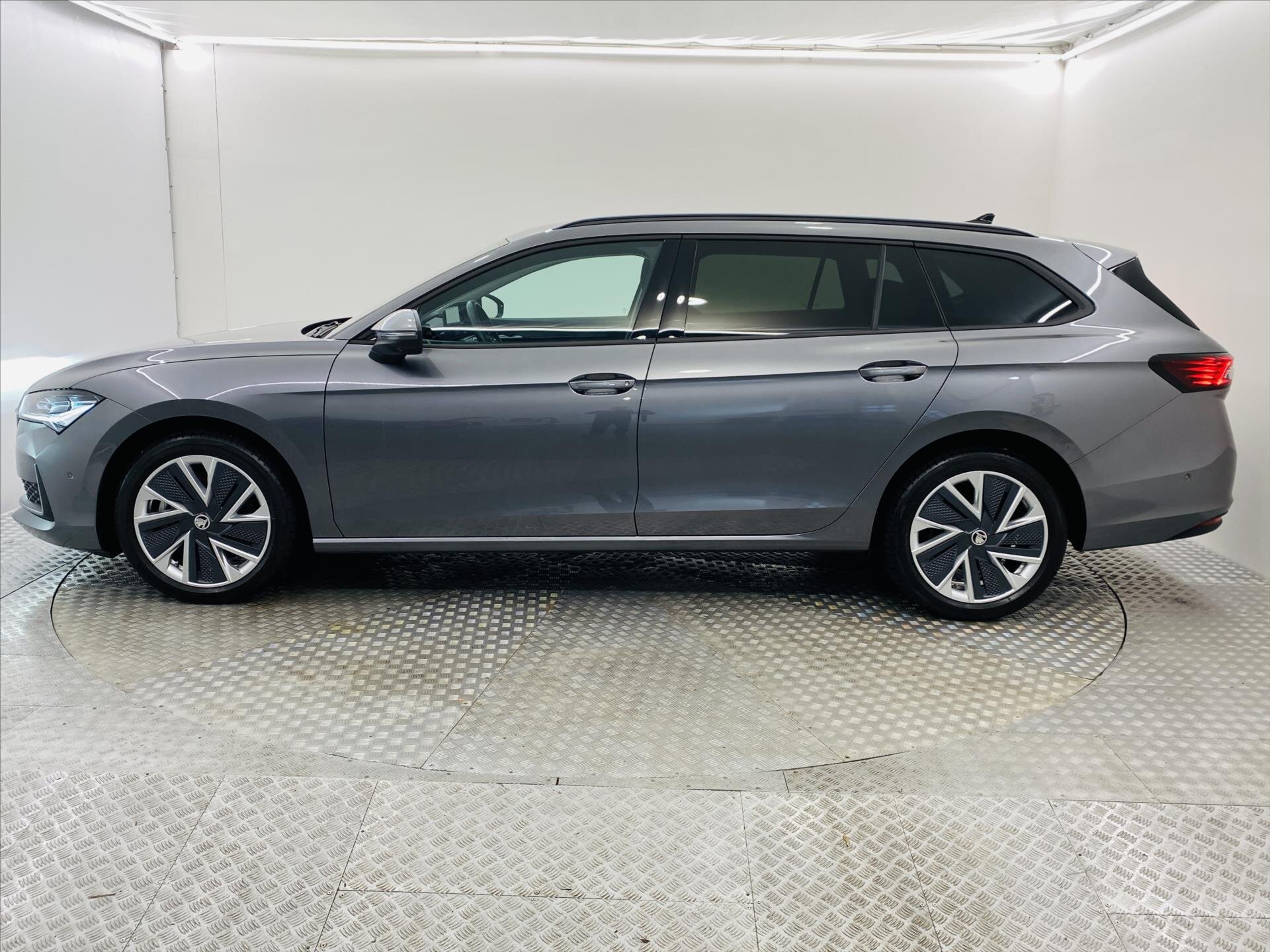 Škoda Superb Kombi 2,0 l 142 kw