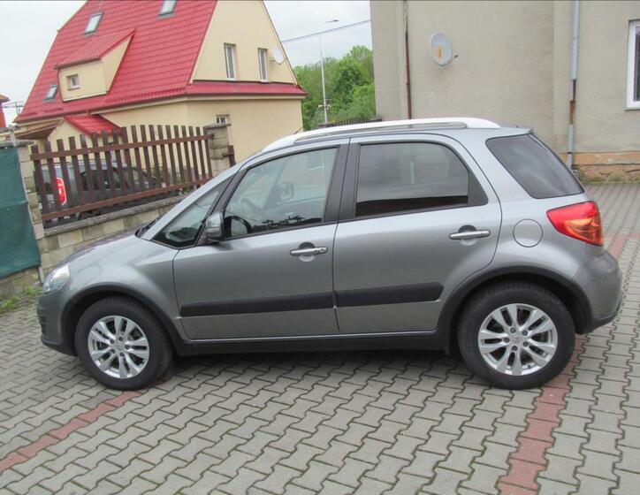 Suzuki SX4 9