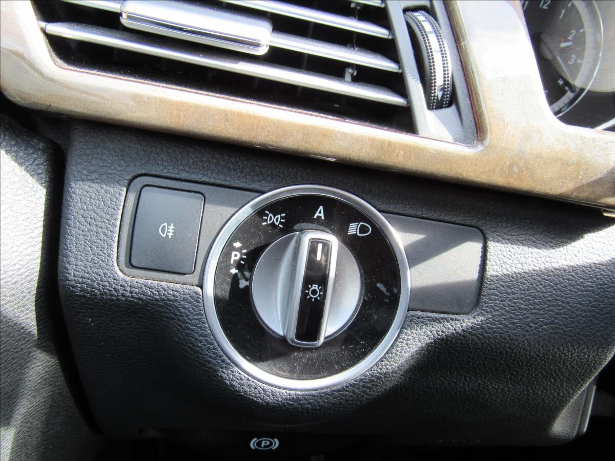 Mercedes-Benz Třídy E Kombi 1,8 l 135 kw