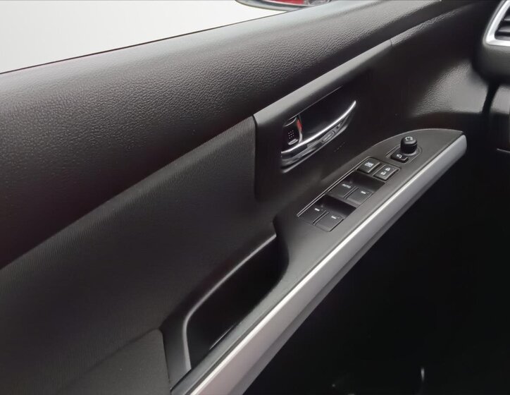 Suzuki SX4 S-Cross 15