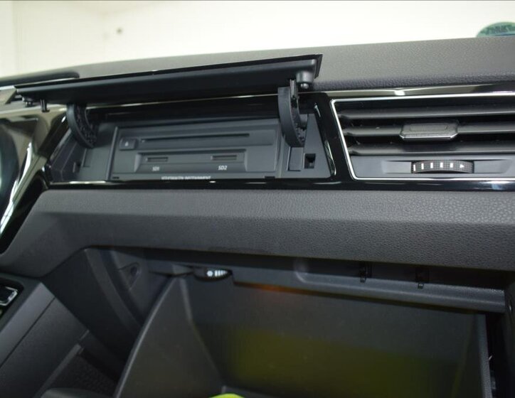 Volkswagen Touran Kombi 2,0 l 110 kw