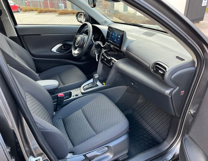 Toyota Yaris Cross 17