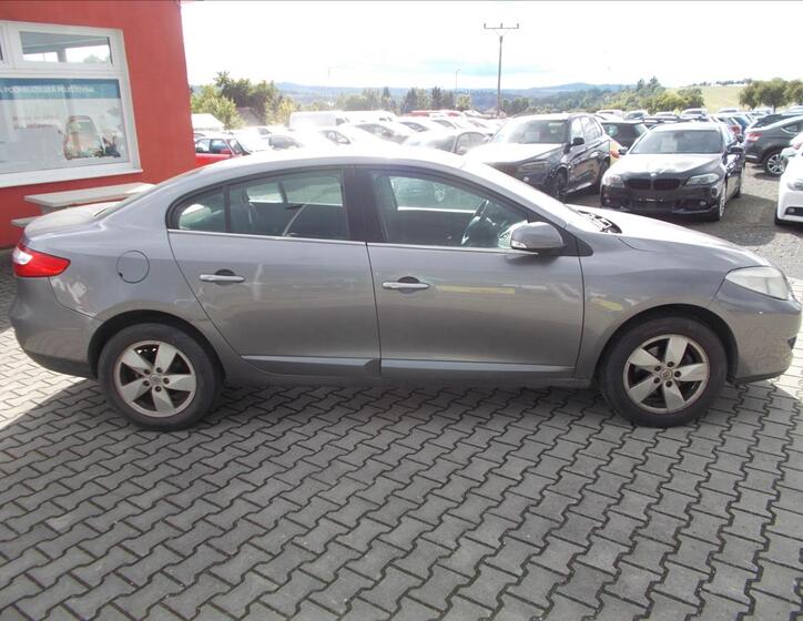 Renault Fluence 8