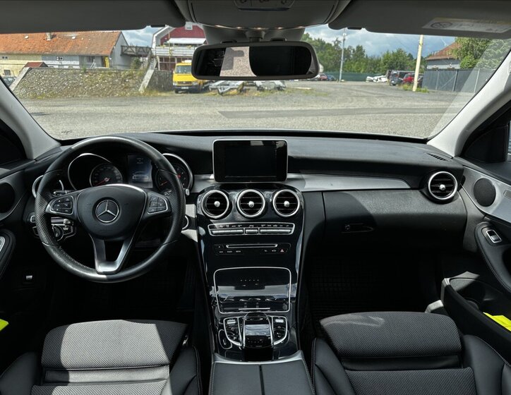 Mercedes-Benz Třídy C Sedan / Limuzína 1,6 l 115 kw