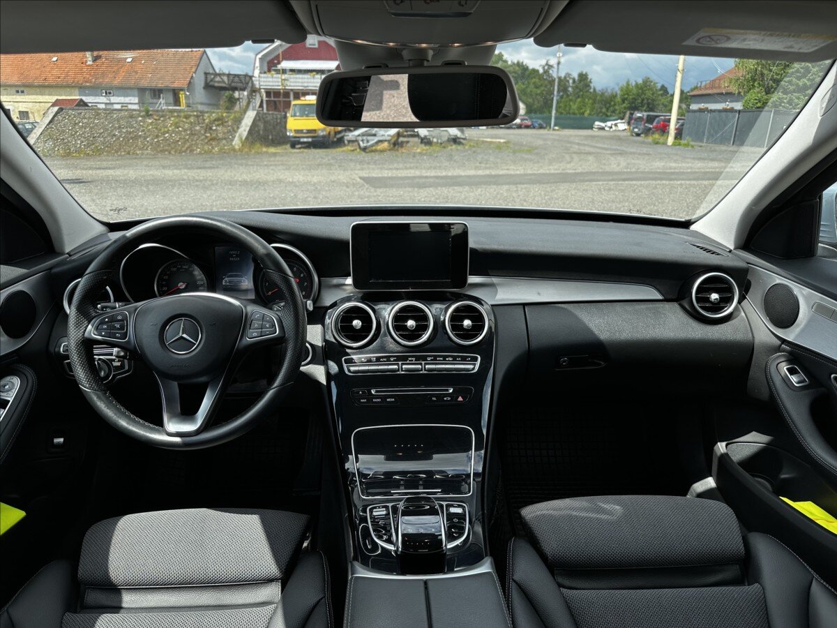 Mercedes-Benz Třídy C Sedan / Limuzína 1,6 l 115 kw
