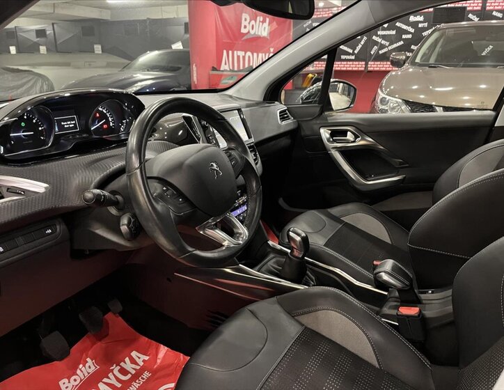 Peugeot 2008 MPV 1,2 l 60 kw