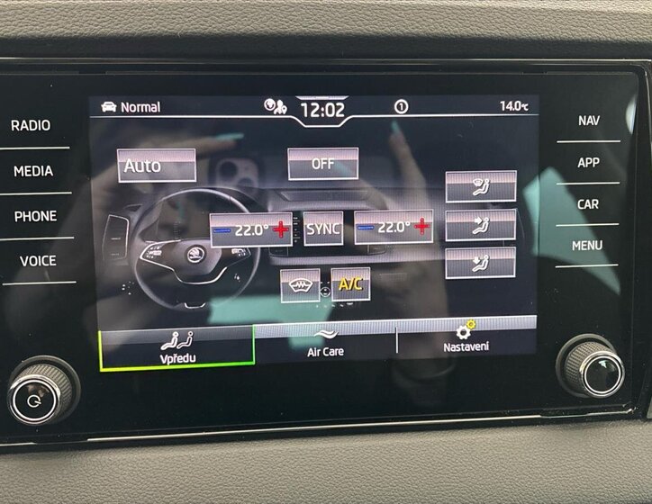 Škoda Karoq SUV / Terénní 1,5 l 110 kw