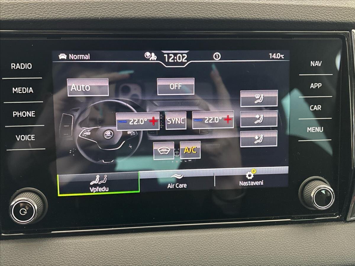 Škoda Karoq SUV / Terénní 1,5 l 110 kw