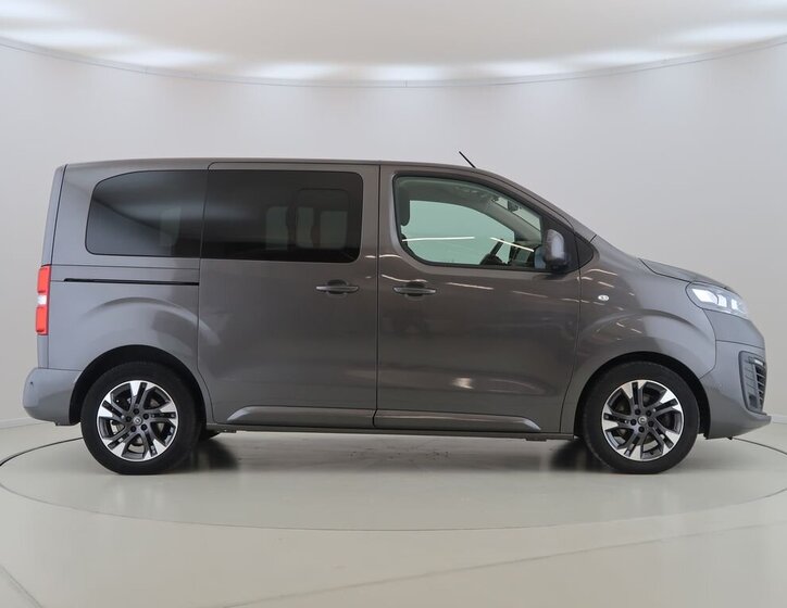 Opel Zafira MPV 1,5 l 88 kw