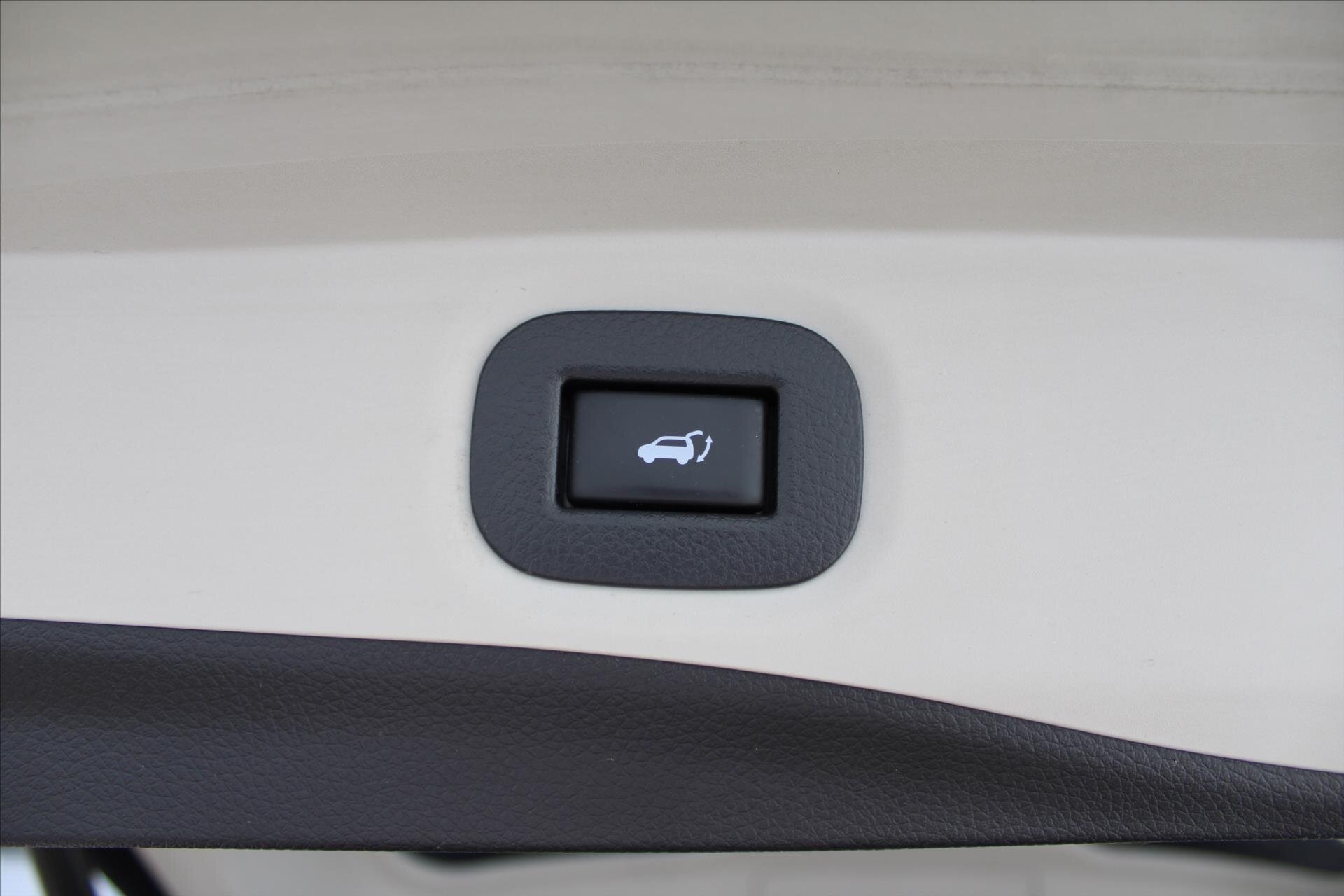 Nissan X-Trail SUV 1,6 l 96 kw