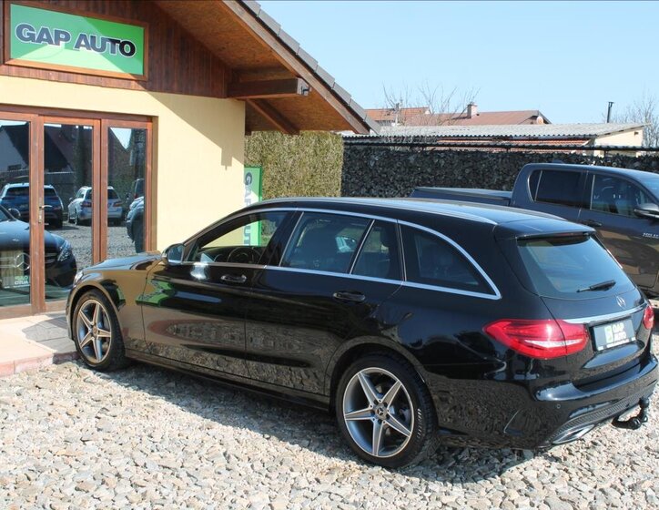 Mercedes-Benz Třídy C Kombi 2,1 l 150 kw