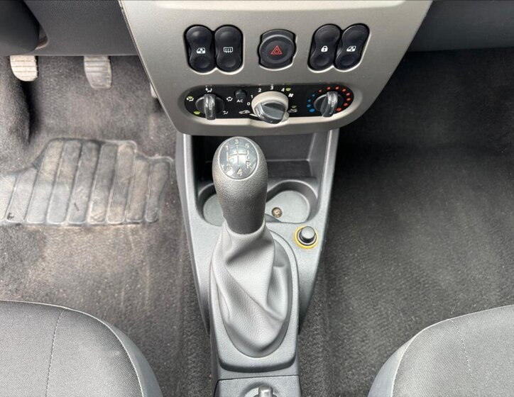 Dacia Sandero Hatchback 1,1 l 55 kw