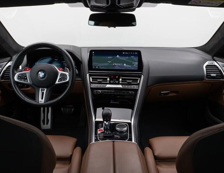 BMW M8 Kupé 4,4 l 460 kw