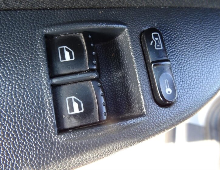 Škoda Fabia Sedan / Limuzína 1,2 l 47 kw