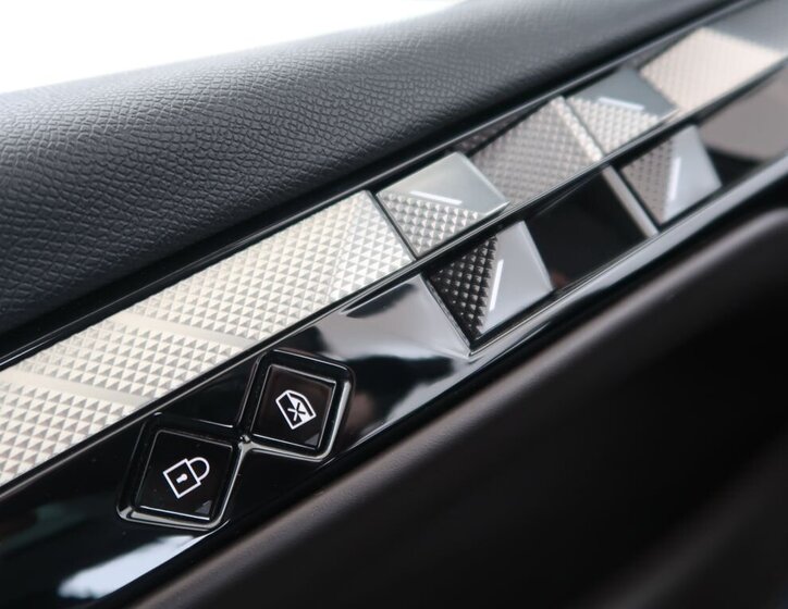 DS Automobiles DS4 Hatchback 1,6 l 132 kw